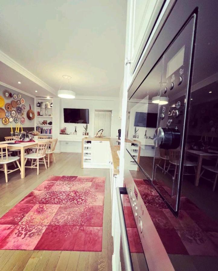 Cozy & Stylish Apartment Tirana Exterior foto