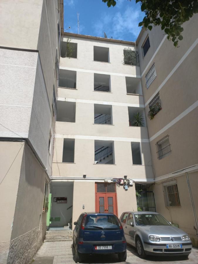 Cozy & Stylish Apartment Tirana Exterior foto